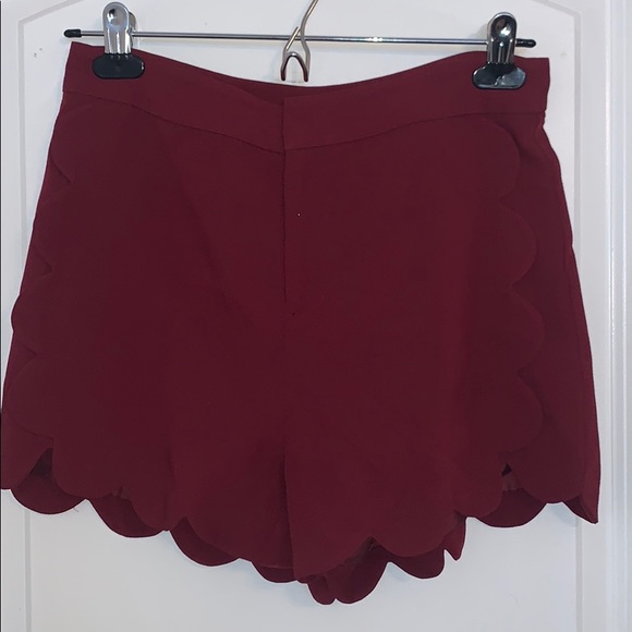 Topshop Burgundy Scalloped High Waisted Shorts - Picture 2 of 5